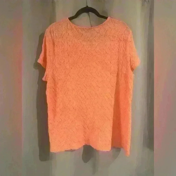 Women’s Peach Chico’s Top - Picture 2 of 6